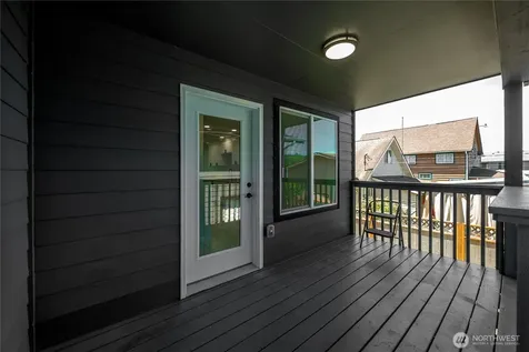 2511 Bay Avenue Hoquiam WA 98550