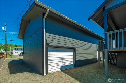 2511 Bay Avenue Hoquiam WA 98550