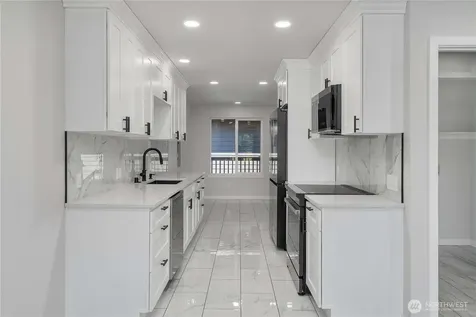 2511 Bay Avenue Hoquiam WA 98550