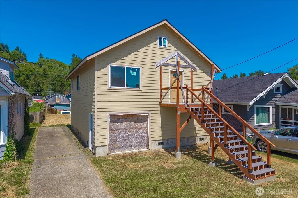 223 Karr Avenue Hoquiam WA 98550