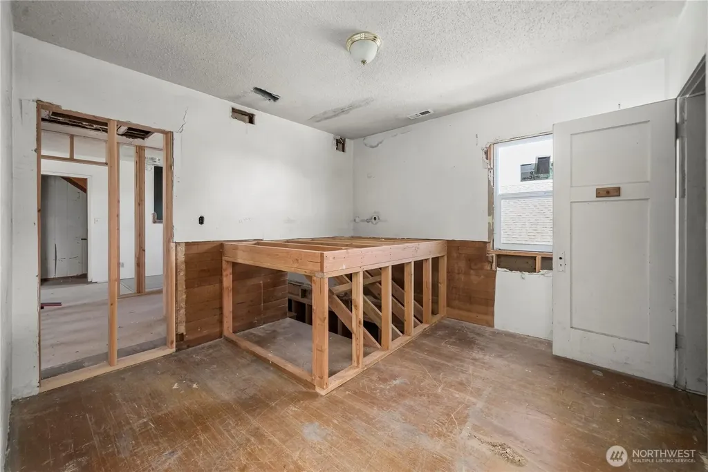 223 Karr Avenue Hoquiam WA 98550