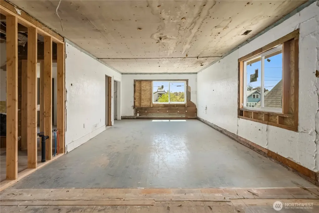 223 Karr Avenue Hoquiam WA 98550
