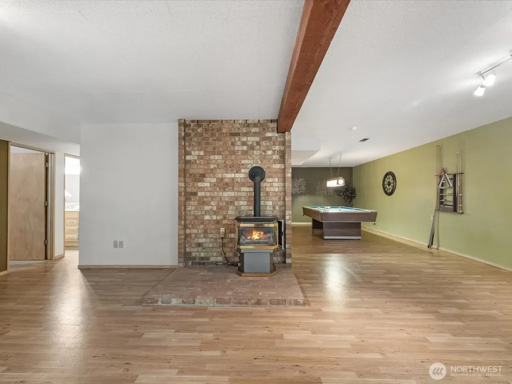 17116 Gravenstein Road Bothell WA 98012