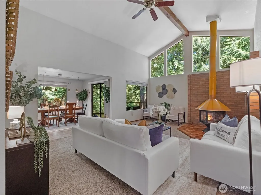 17116 Gravenstein Road Bothell WA 98012