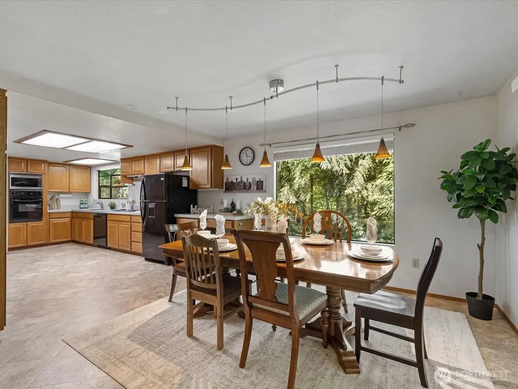 17116 Gravenstein Road Bothell WA 98012