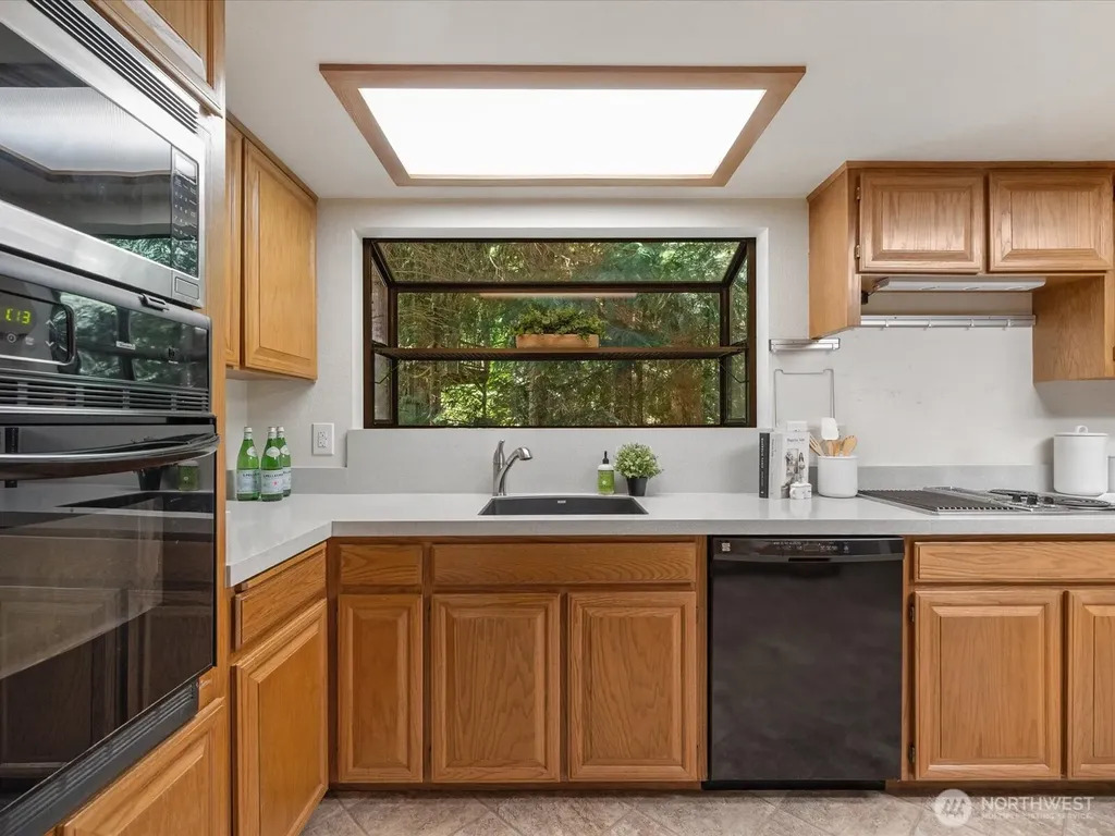 17116 Gravenstein Road Bothell WA 98012