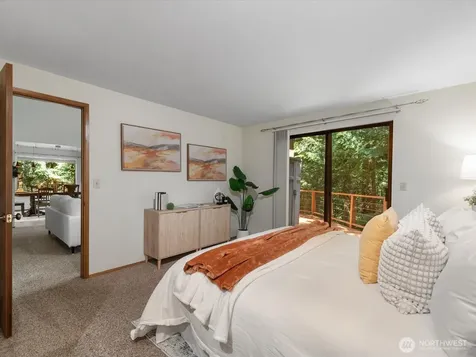 17116 Gravenstein Road Bothell WA 98012