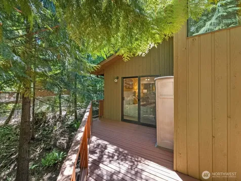 17116 Gravenstein Road Bothell WA 98012