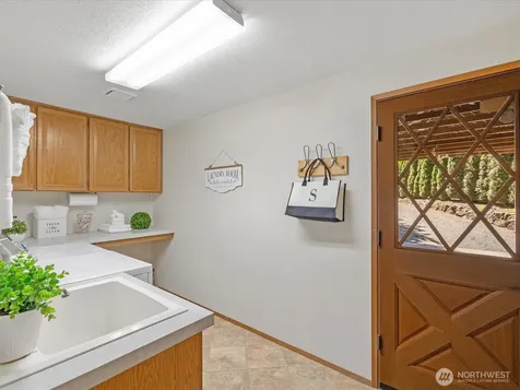17116 Gravenstein Road Bothell WA 98012