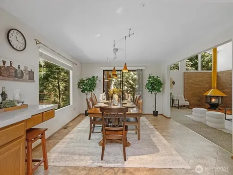 17116 Gravenstein Road Bothell WA 98012