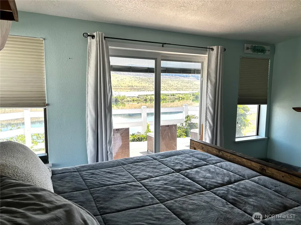 7667 Tarpiscan Road Malaga WA 98828