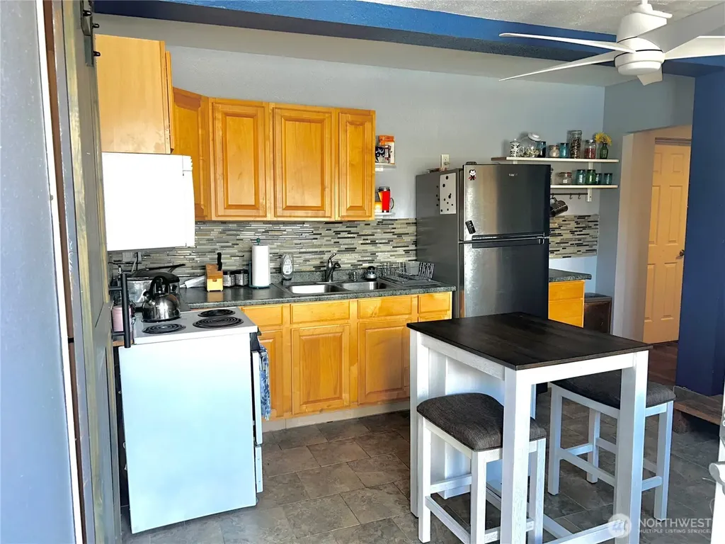 7667 Tarpiscan Road Malaga WA 98828