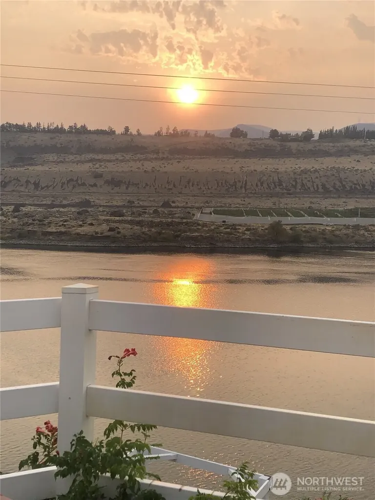 7667 Tarpiscan Road Malaga WA 98828