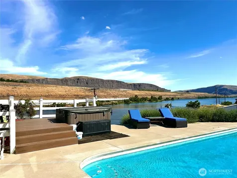 7667 Tarpiscan Road Malaga WA 98828