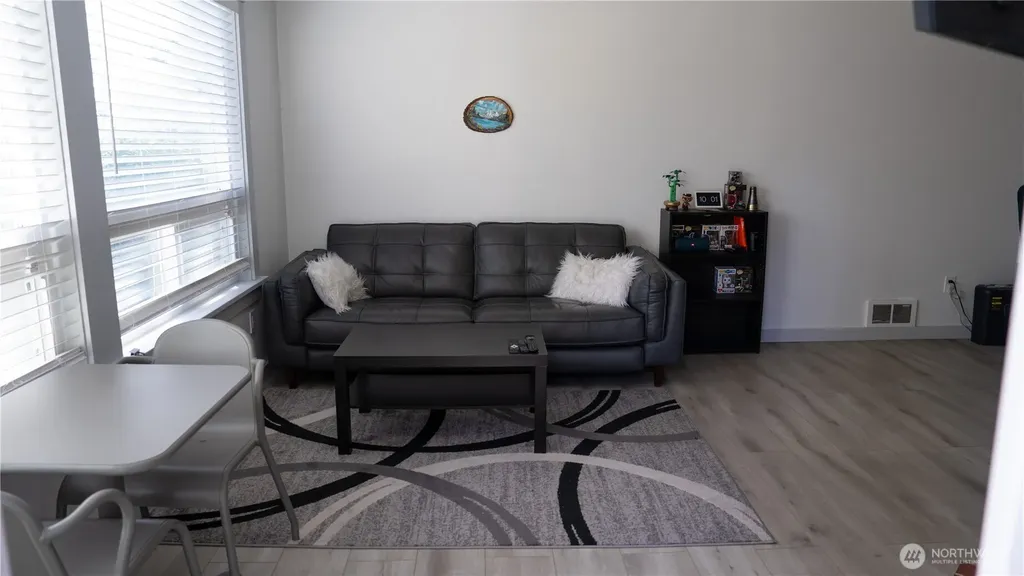 24616 45th Place S Kent WA 98032
