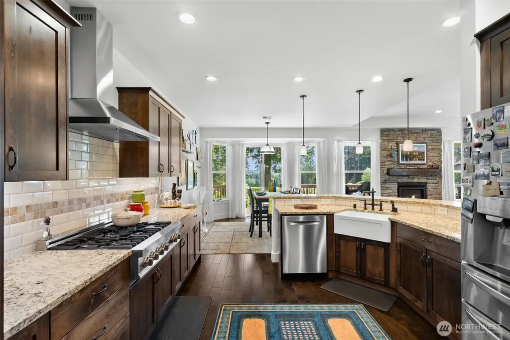 20 Dunsmuir Road Port Ludlow WA 98365
