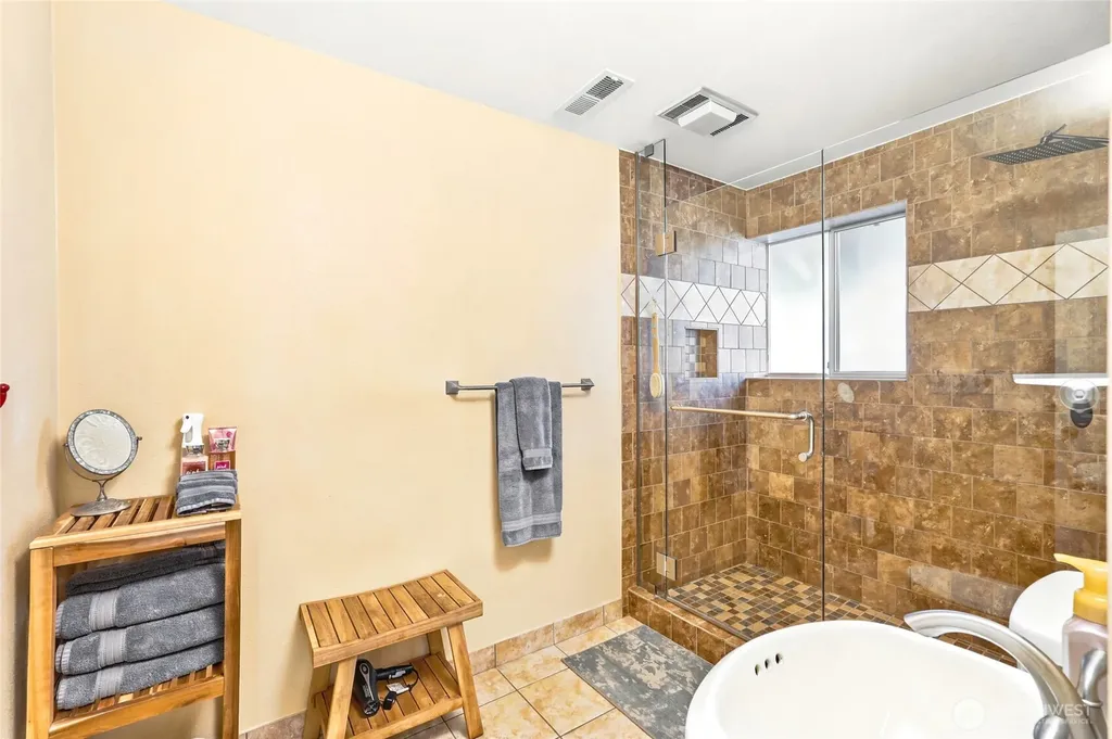11714 SE 93rd Street Newcastle WA 98056