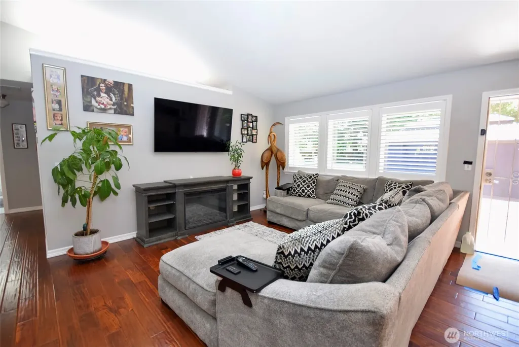 42 Ioka Road Sequim WA 98382
