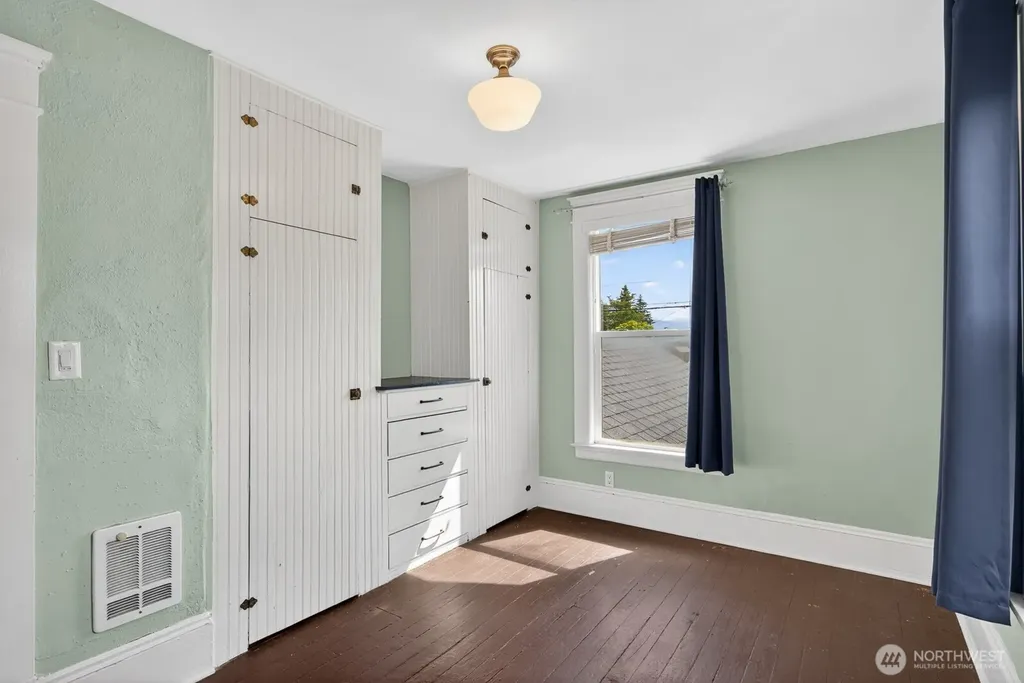 1825 Rucker Avenue Everett WA 98201