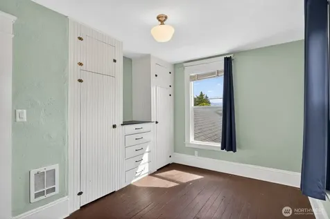 1825 Rucker Avenue Everett WA 98201