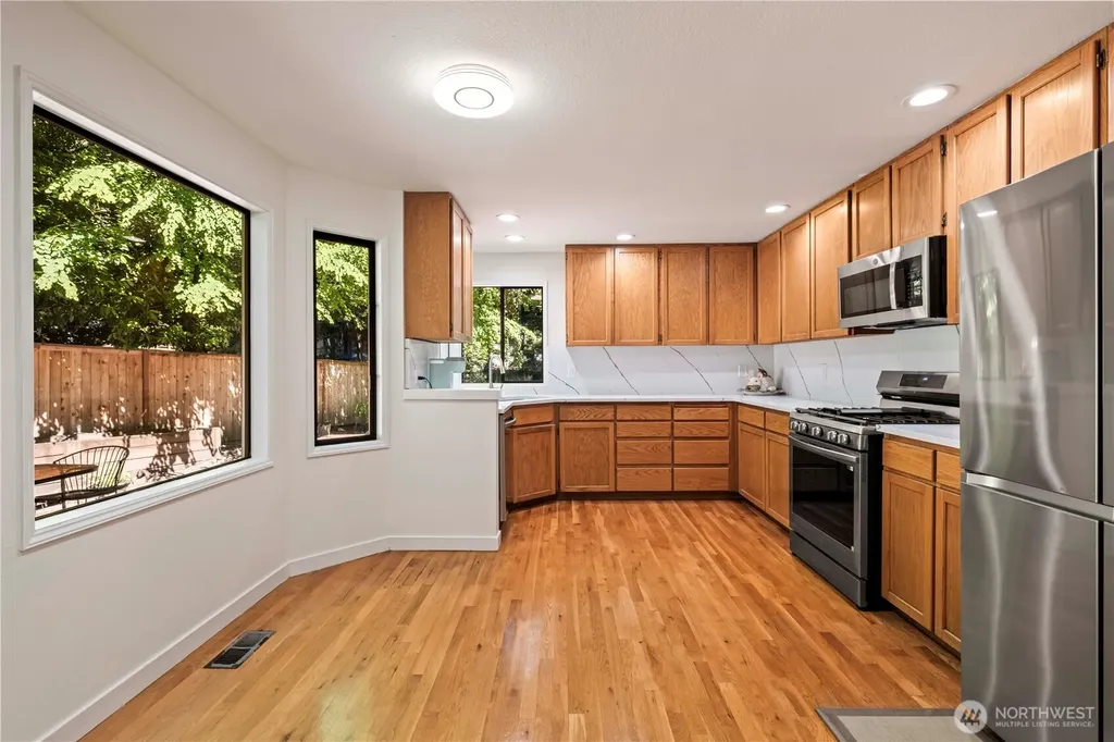 22214 NE 28th Place Sammamish WA 98074