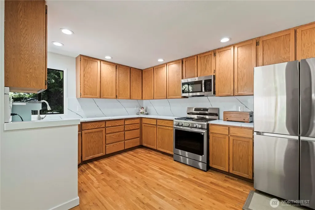 22214 NE 28th Place Sammamish WA 98074