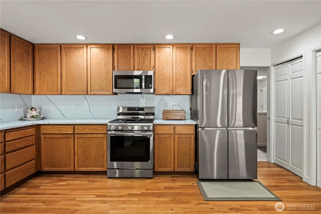 22214 NE 28th Place Sammamish WA 98074