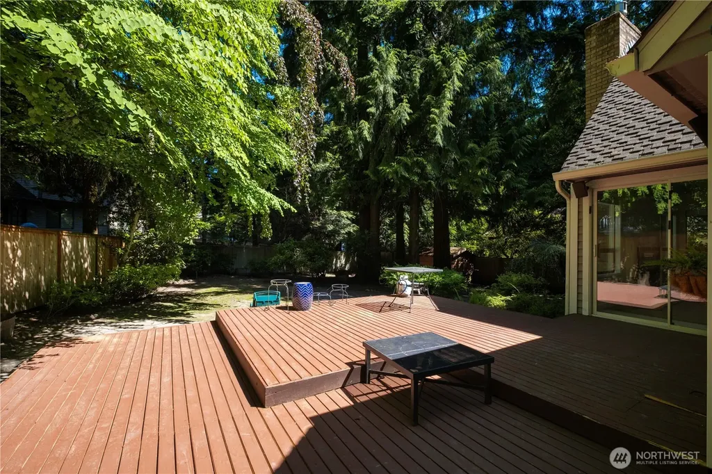 22214 NE 28th Place Sammamish WA 98074