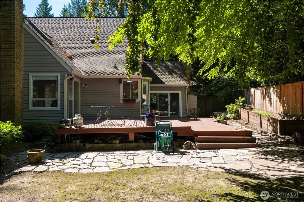 22214 NE 28th Place Sammamish WA 98074