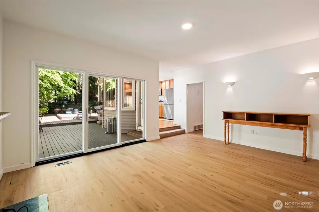 22214 NE 28th Place Sammamish WA 98074