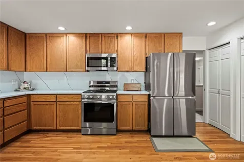 22214 NE 28th Place Sammamish WA 98074