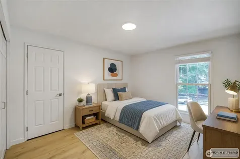 22214 NE 28th Place Sammamish WA 98074