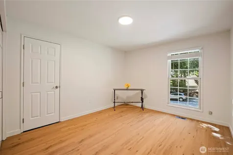 22214 NE 28th Place Sammamish WA 98074