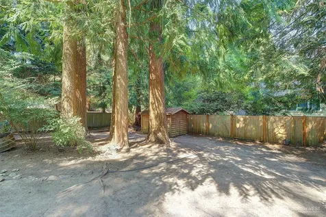 22214 NE 28th Place Sammamish WA 98074