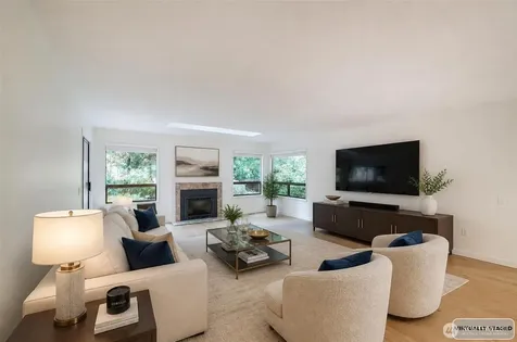 22214 NE 28th Place Sammamish WA 98074
