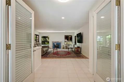 22214 NE 28th Place Sammamish WA 98074