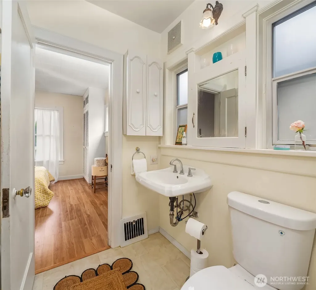 4405 Baker Avenue NW Seattle WA 98107