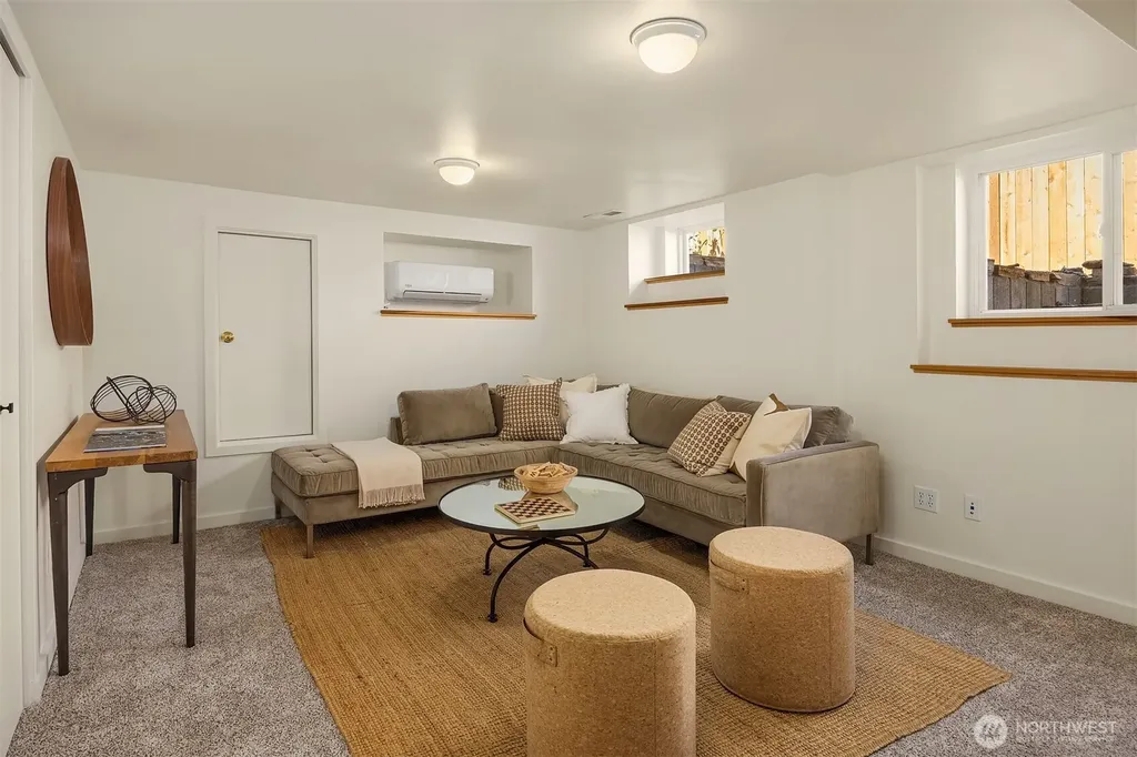 11524 Durland Avenue NE Seattle WA 98125