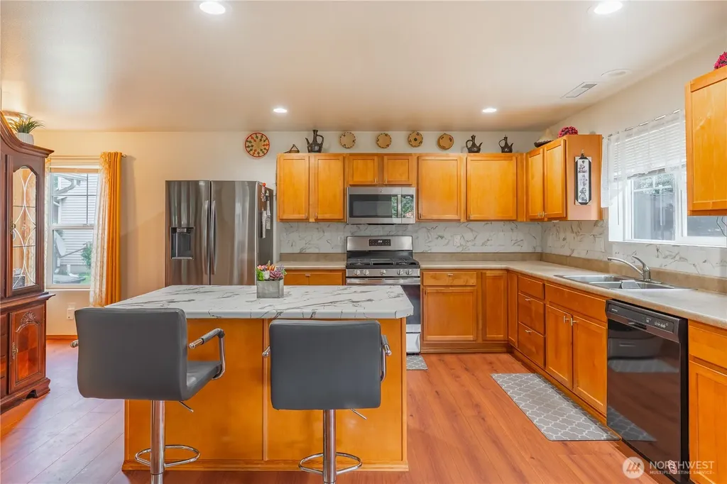 9316 Country Hollow Drive E Puyallup WA 98375