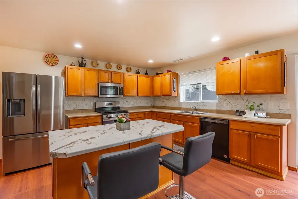 9316 Country Hollow Drive E Puyallup WA 98375