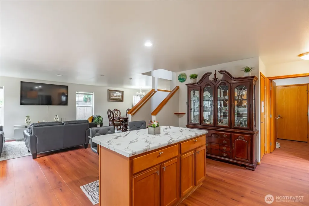 9316 Country Hollow Drive E Puyallup WA 98375