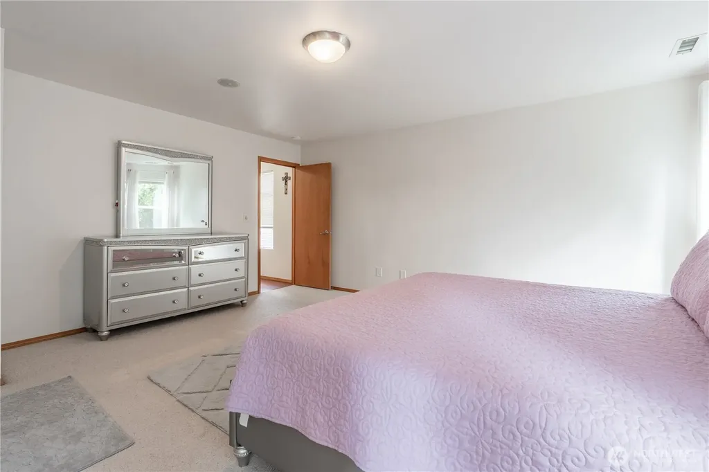 9316 Country Hollow Drive E Puyallup WA 98375