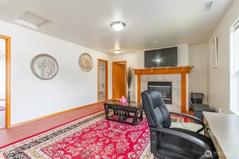 9316 Country Hollow Drive E Puyallup WA 98375