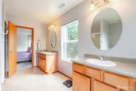 9316 Country Hollow Drive E Puyallup WA 98375
