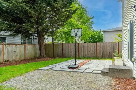 9316 Country Hollow Drive E Puyallup WA 98375