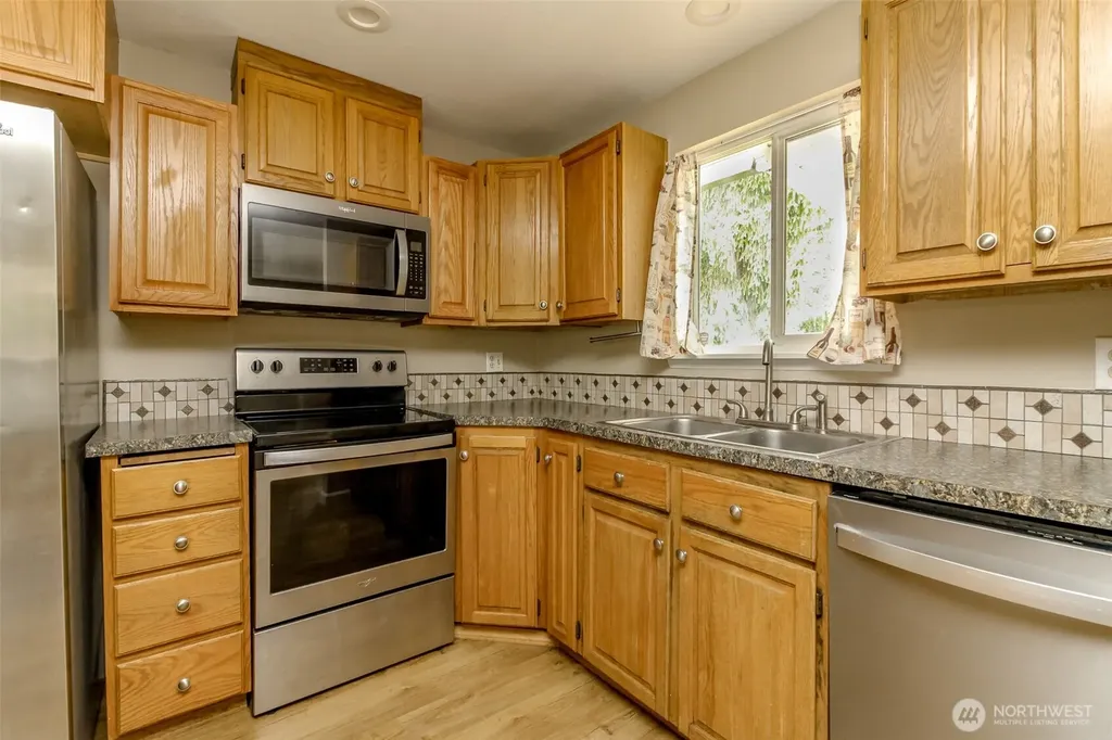 16904 18th Avenue E Spanaway WA 98387