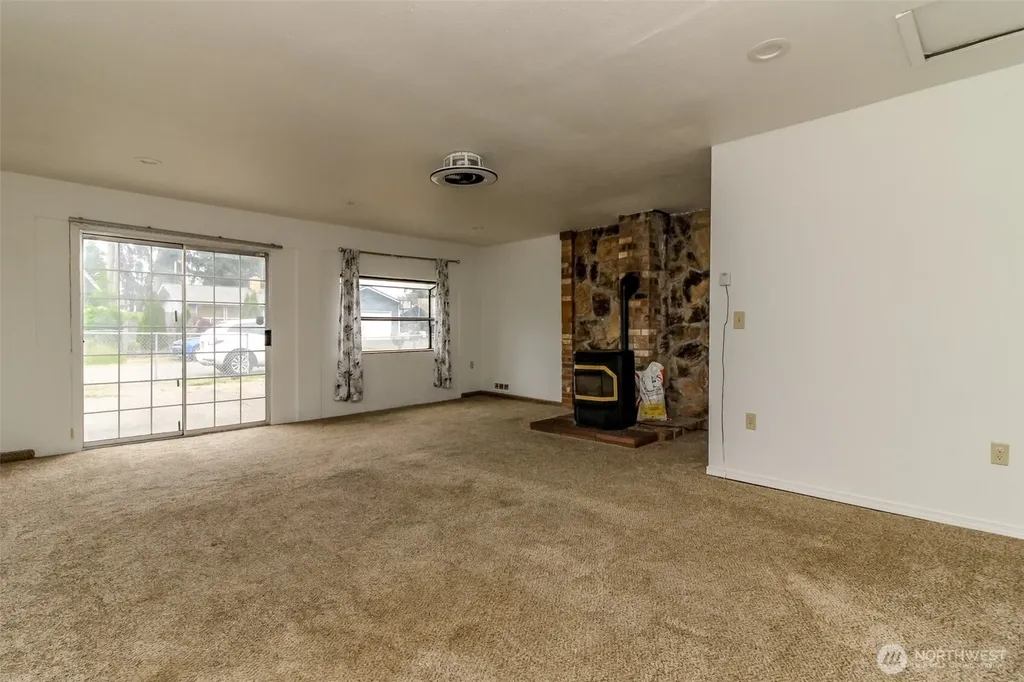 16904 18th Avenue E Spanaway WA 98387
