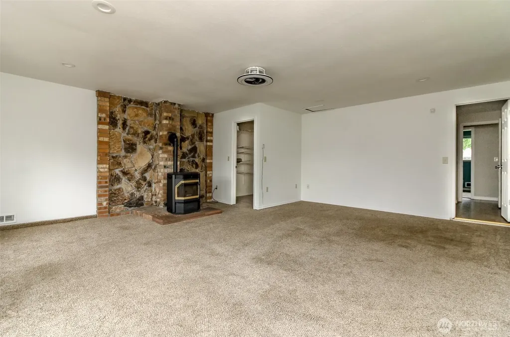 16904 18th Avenue E Spanaway WA 98387