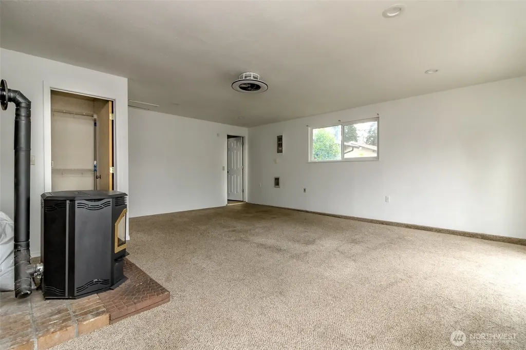 16904 18th Avenue E Spanaway WA 98387
