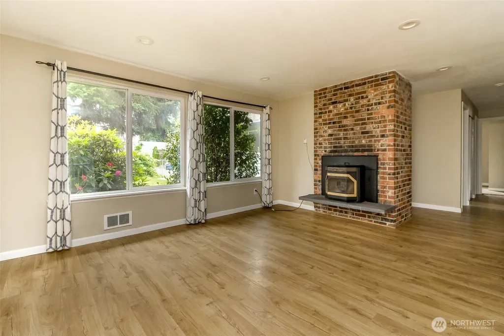 16904 18th Avenue E Spanaway WA 98387